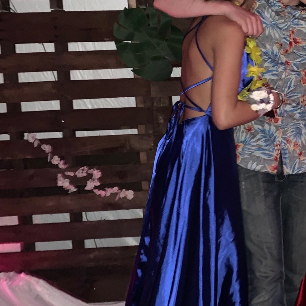 Prom dress - Picture 2 of 3